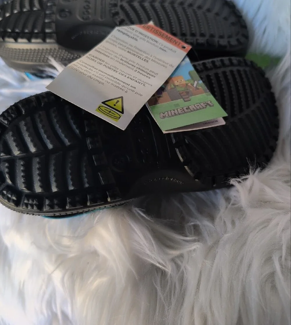 CROCS Unisex Adult Green Minecraft Clogs with Game Charms